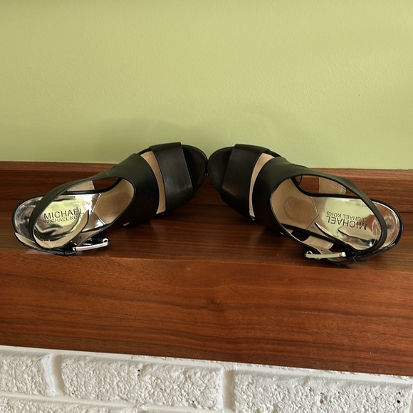 Michael Kors Heels Womens SZ 6 Josephine Peep Toe Wedge Slingback Black Leather - Picture 6 of 7